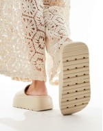 Freedom cleated flatform slider in off-white